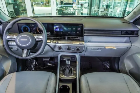 More photos of 2027 Hyundai Kona SE at Grand Hyundai of Canton, GA