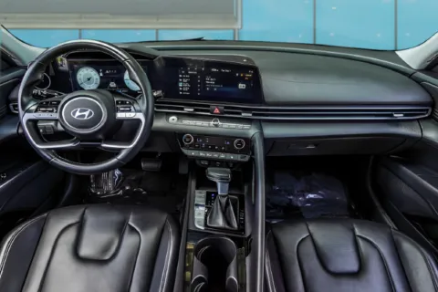 More photos of 2025 Hyundai Elantra Limited at Grand Hyundai of Canton, GA
