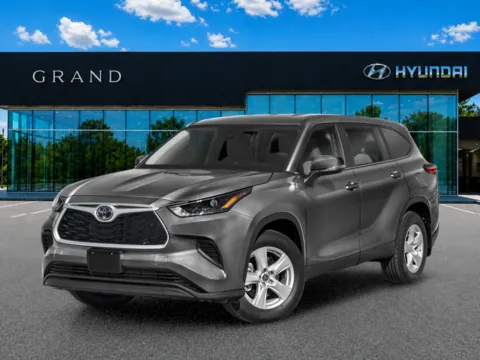 Black 2023 Toyota Highlander XLE for sale in Canton, GA