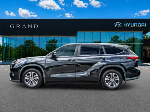 Another view of 2023 Toyota Highlander XLE for sale in Canton, GA at Grand Hyundai of Canton