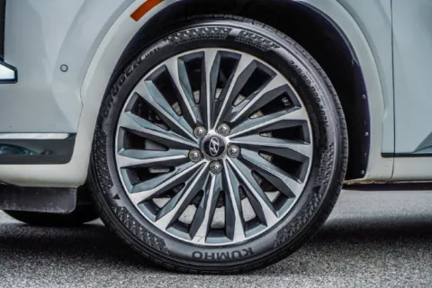 More photos of 2024 Hyundai Palisade Calligraphy at Grand Hyundai of Canton, GA