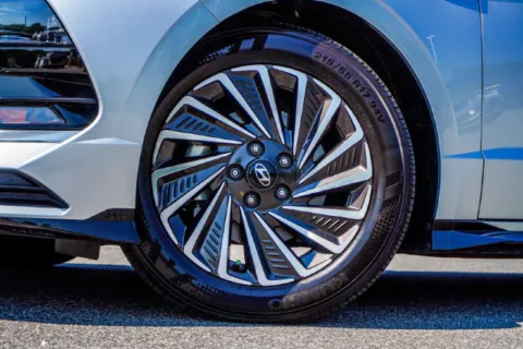 More photos of 2025 Hyundai Sonata Hybrid SEL at Grand Hyundai of Canton, GA