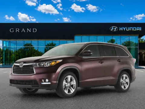 Silver 2015 Toyota Highlander XLE V6 for sale in Canton, GA