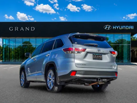 More photos of 2015 Toyota Highlander XLE V6 at Grand Hyundai of Canton, GA