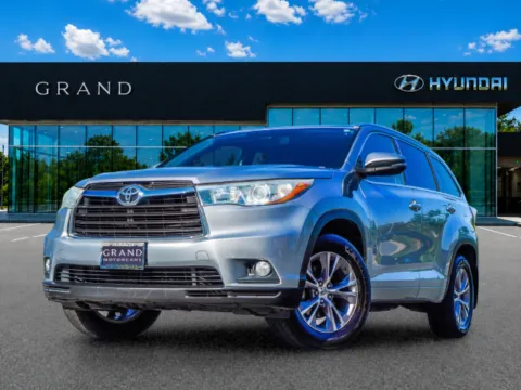 Photos of 2015 Toyota Highlander XLE V6 for sale in Canton, GA at Grand Hyundai of Canton