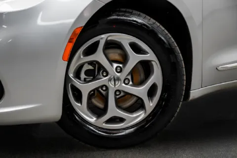 More photos of 2023 Chrysler Pacifica Limited at Grand Hyundai of Canton, GA