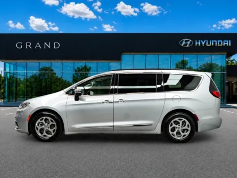 More photos of 2023 Chrysler Pacifica Limited at Grand Hyundai of Canton, GA