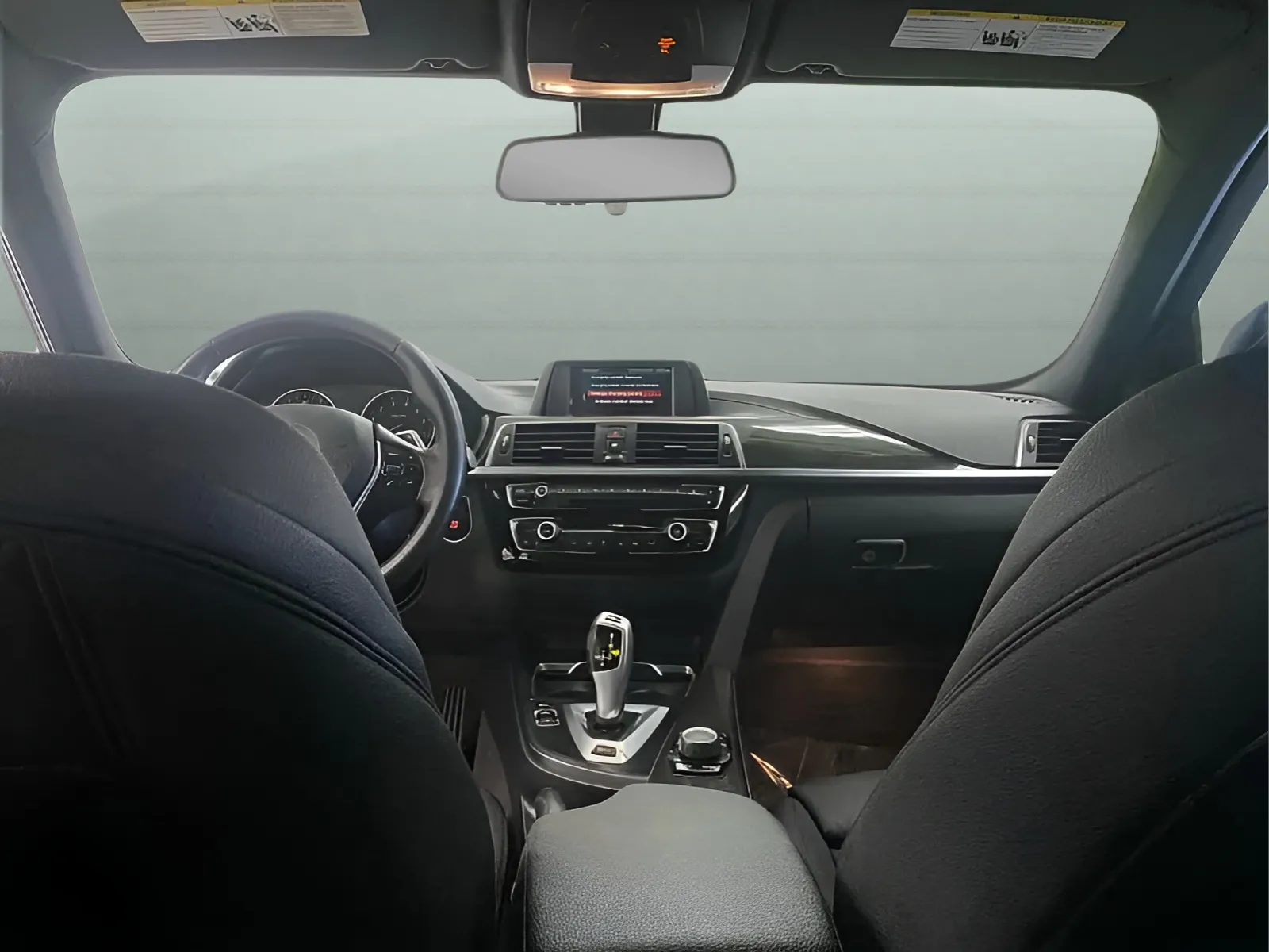 2018 BMW 3 Series 330e - Photo 23