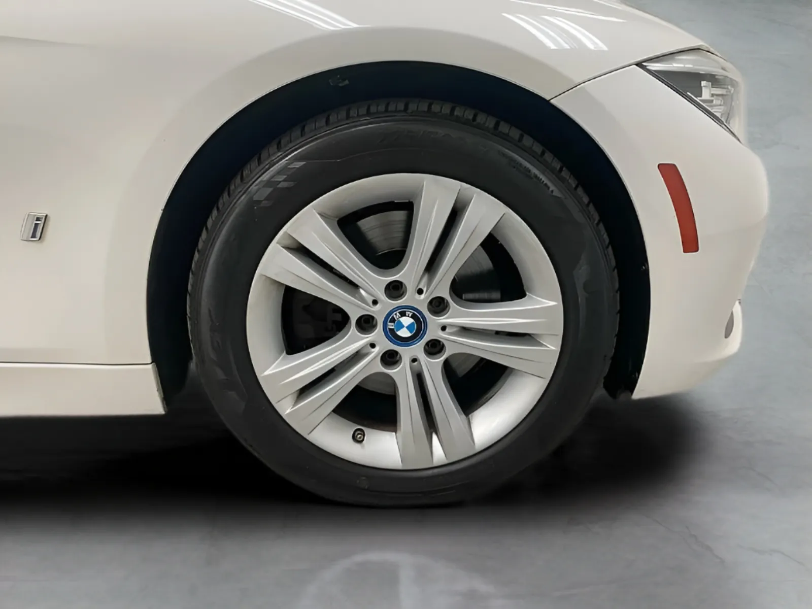 2018 BMW 3 Series 330e - Photo 28