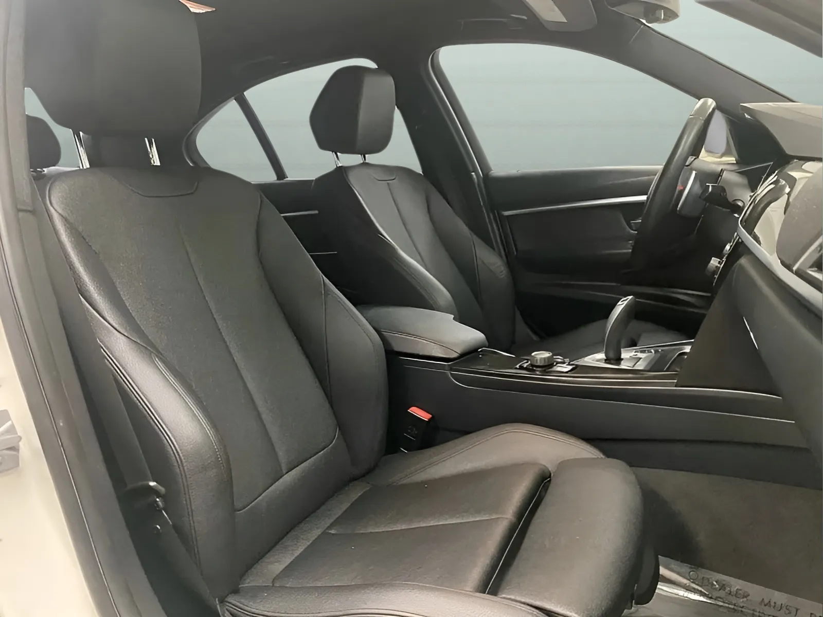 2018 BMW 3 Series 330e - Photo 15