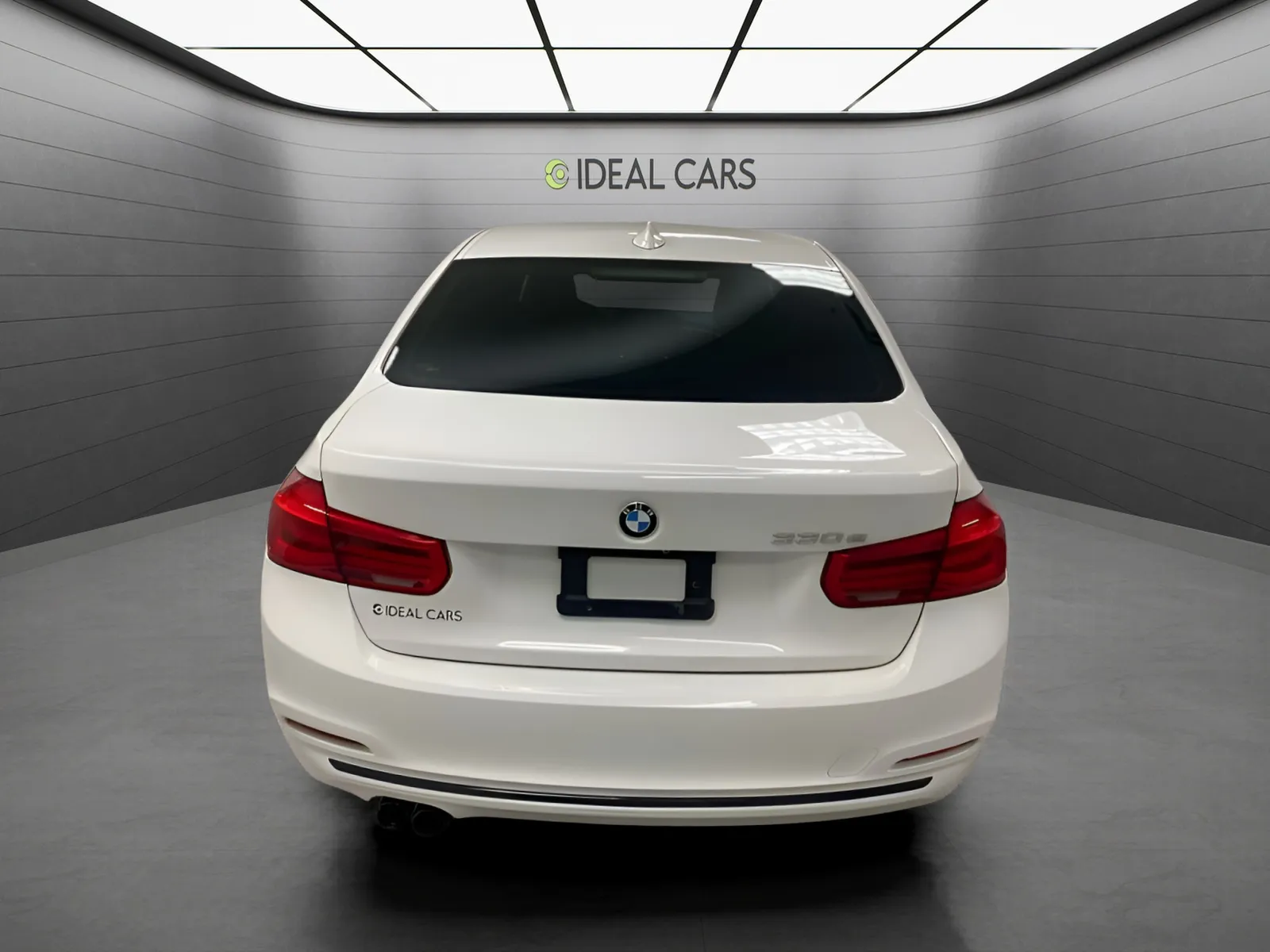 2018 BMW 3 Series 330e - Photo 6