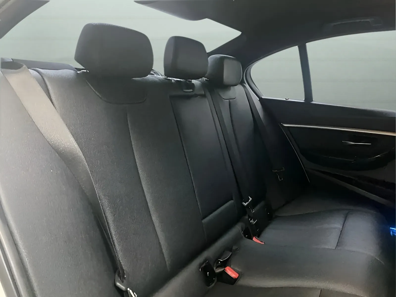 2018 BMW 3 Series 330e - Photo 14