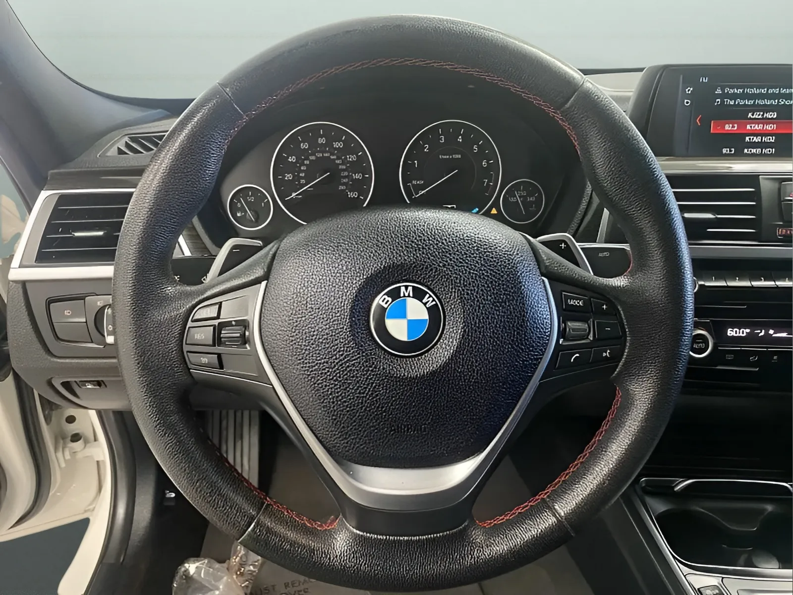 2018 BMW 3 Series 330e - Photo 19