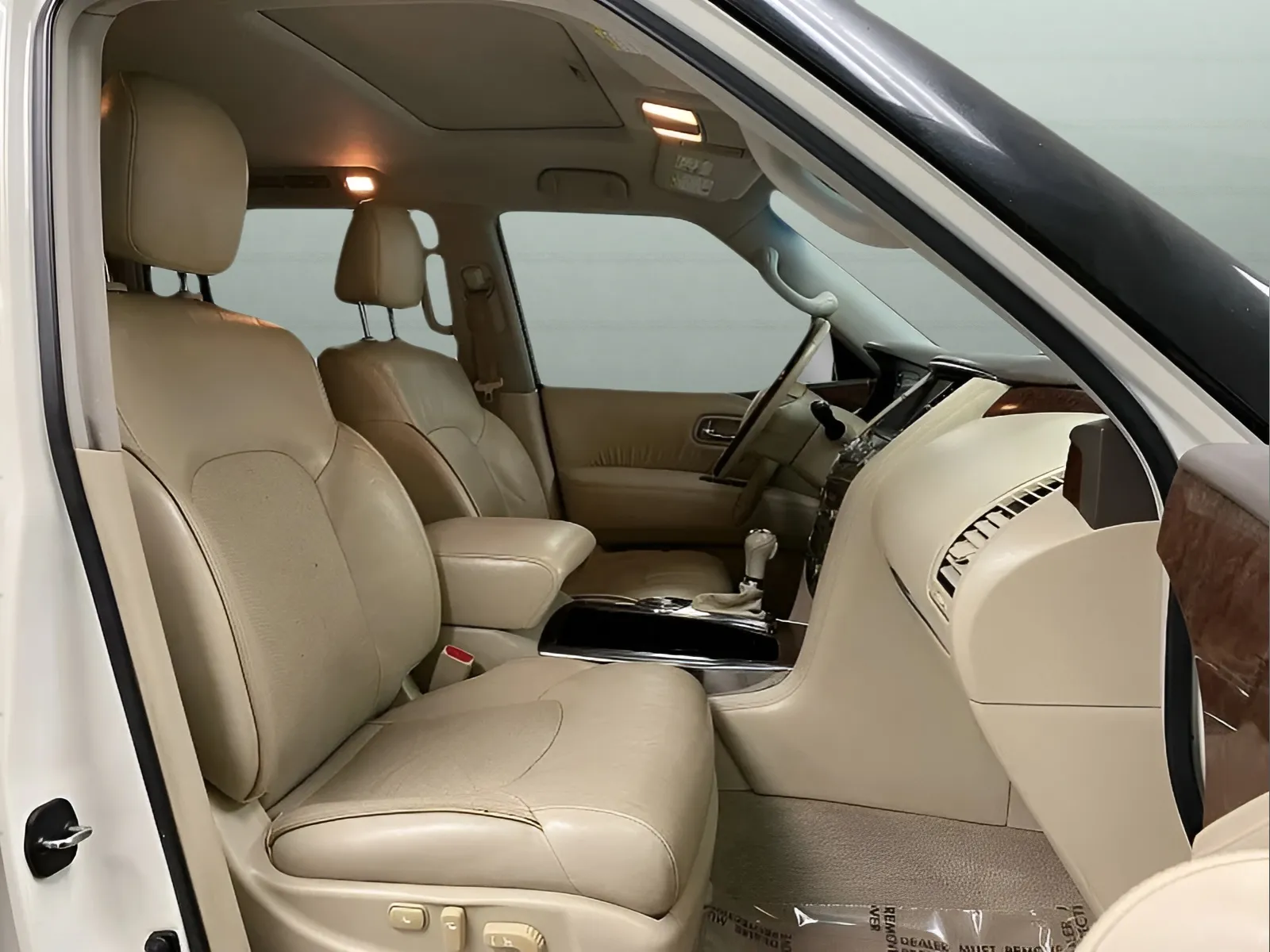 Infiniti QX80 photo 14