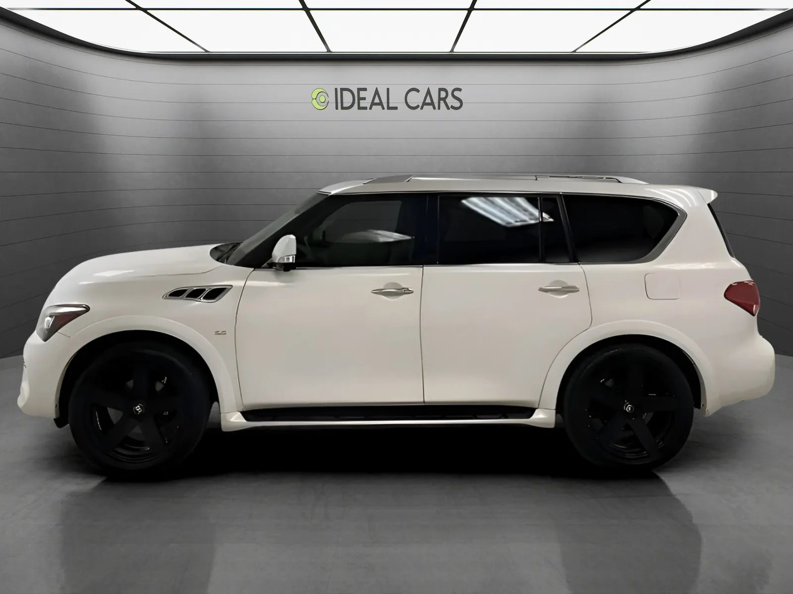 Infiniti QX80 photo 8