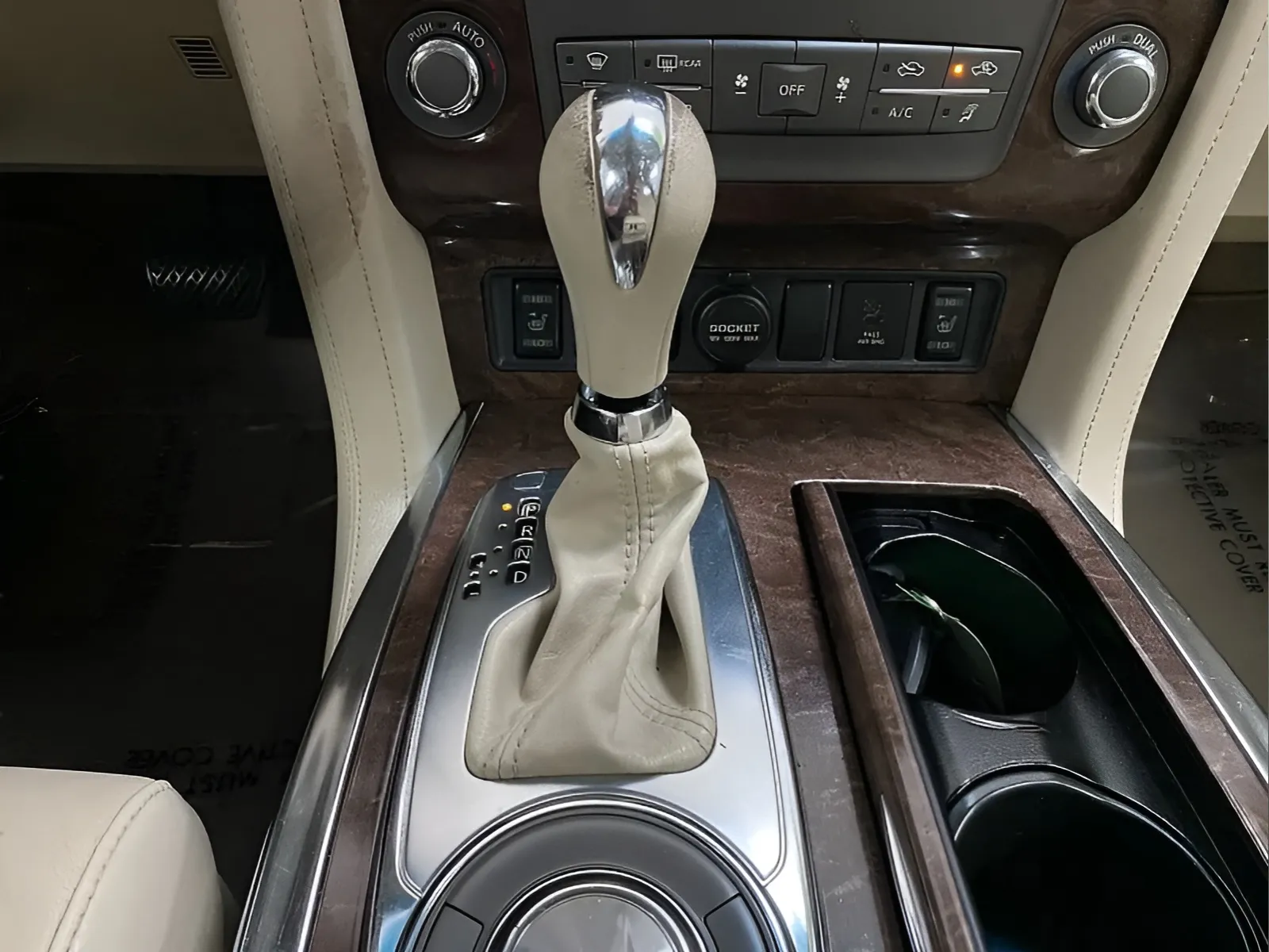 Infiniti QX80 photo 21