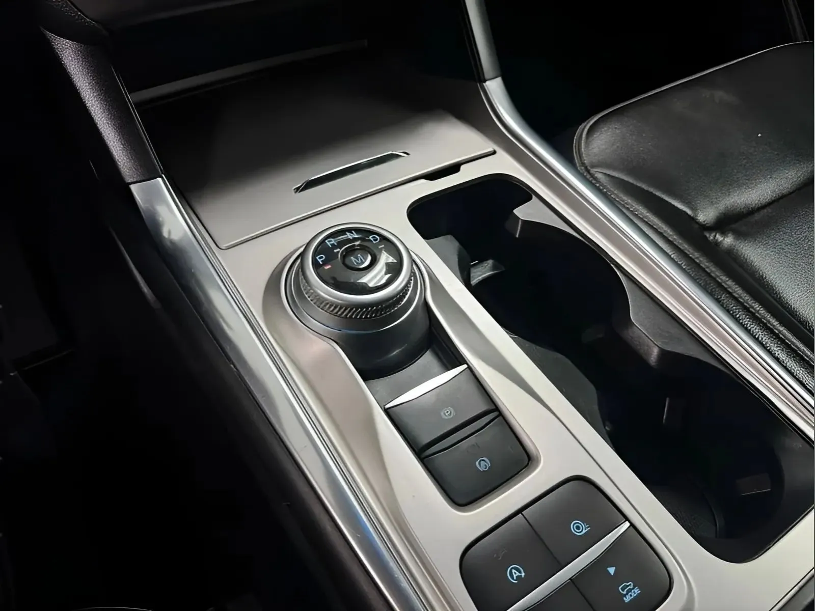2020 Ford Explorer XLT - Photo 20