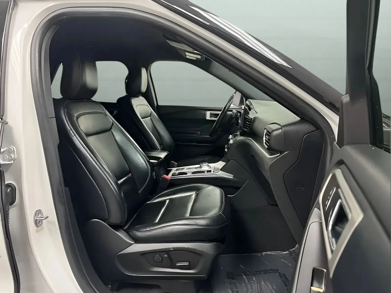 2020 Ford Explorer XLT - Photo 14