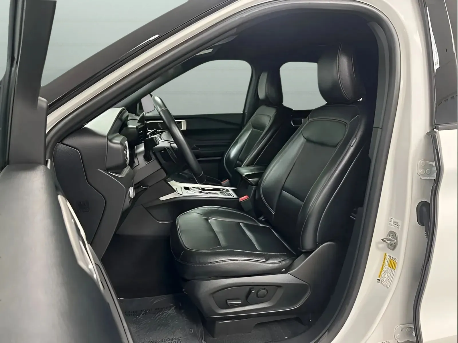 2020 Ford Explorer XLT - Photo 10