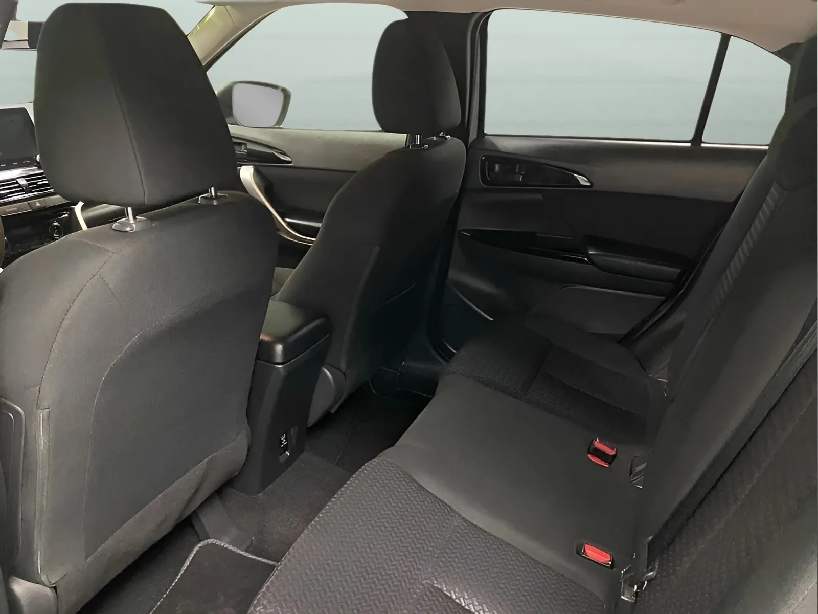 2024 Mitsubishi Eclipse Cross LE - Photo 12