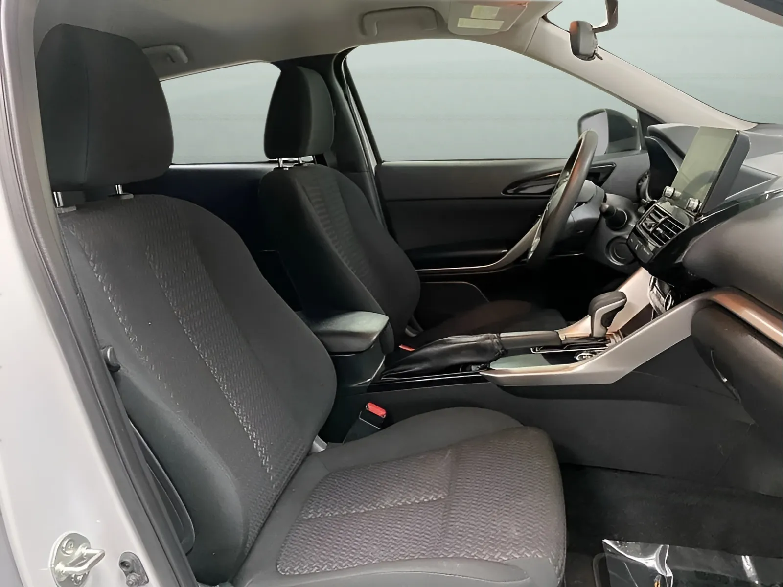 2024 Mitsubishi Eclipse Cross LE - Photo 15