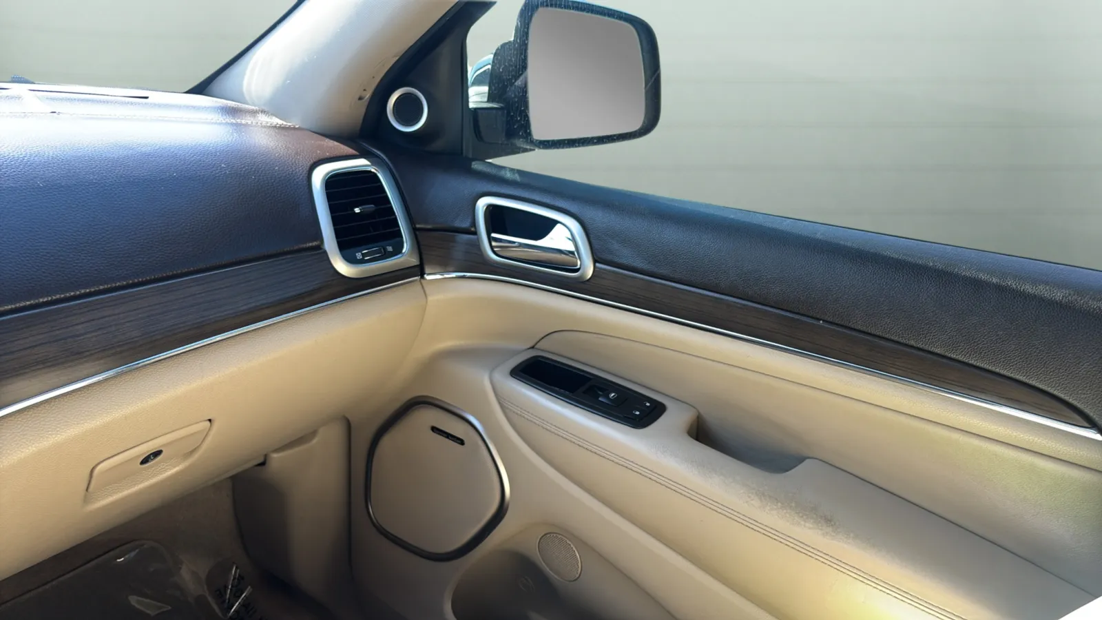 Jeep Grand Cherokee photo 17