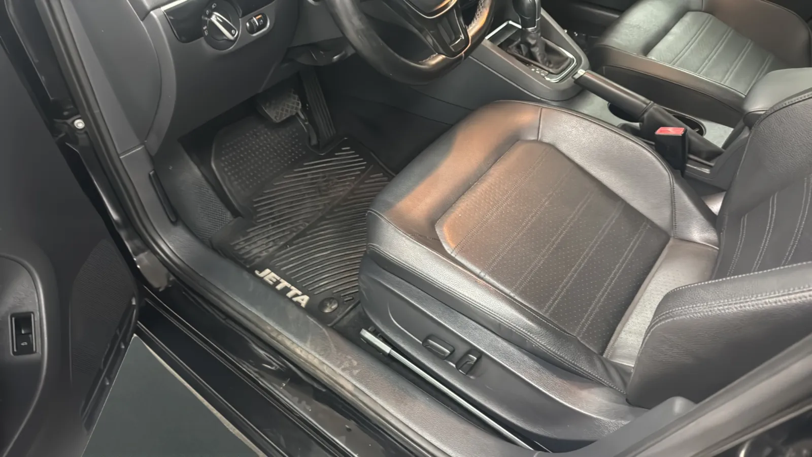 Volkswagen Jetta photo 26