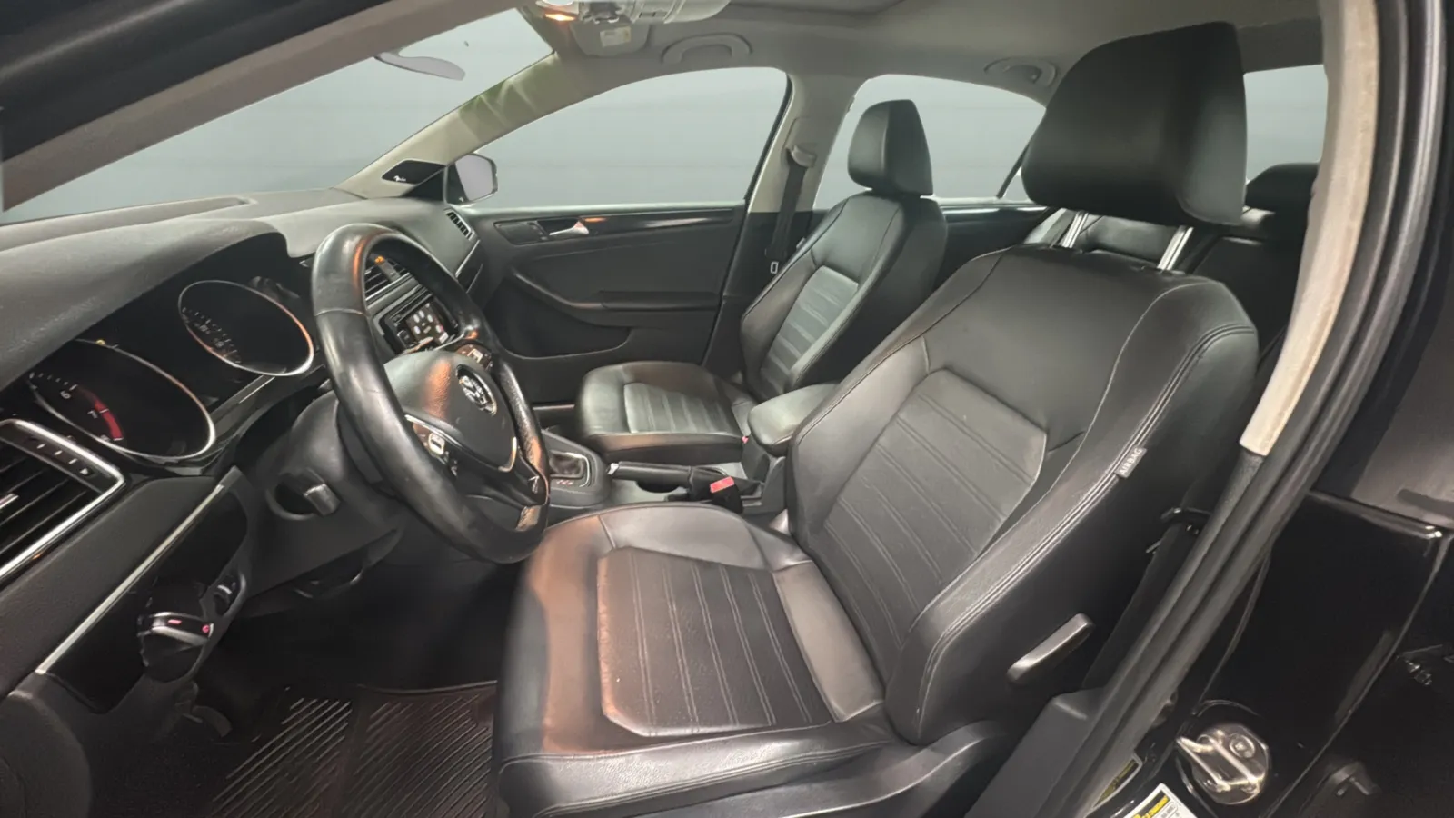 Volkswagen Jetta photo 22