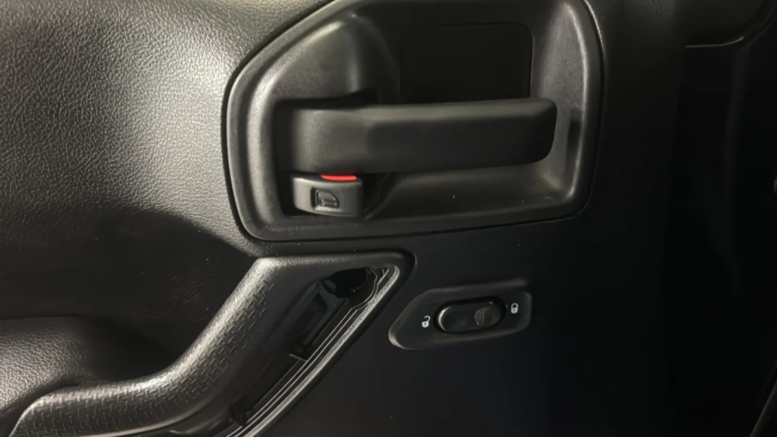 Jeep Wrangler photo 16