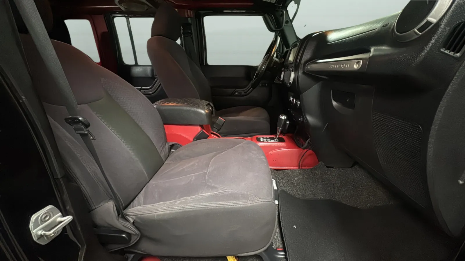 Jeep Wrangler photo 21
