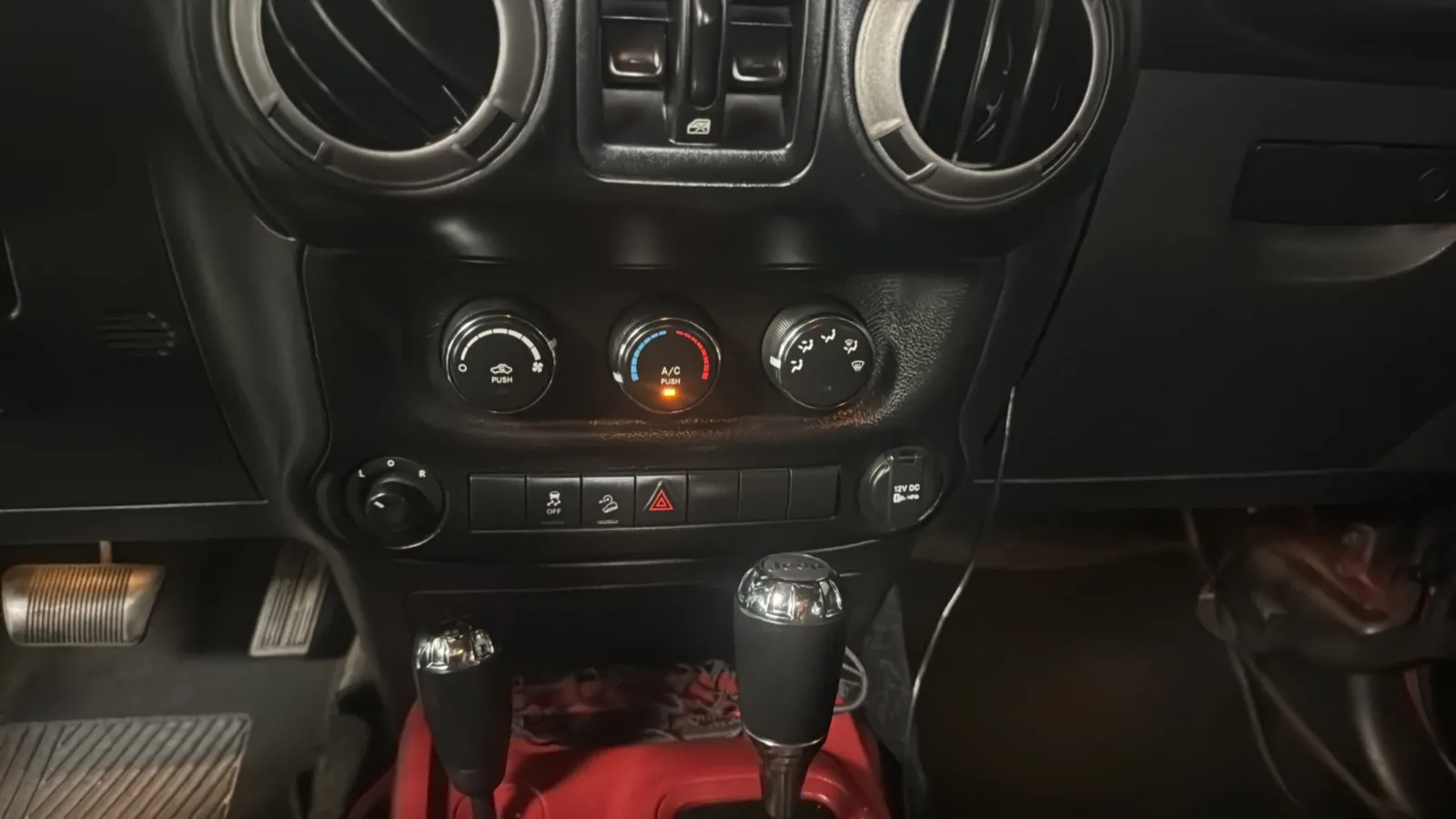 Jeep Wrangler photo 15