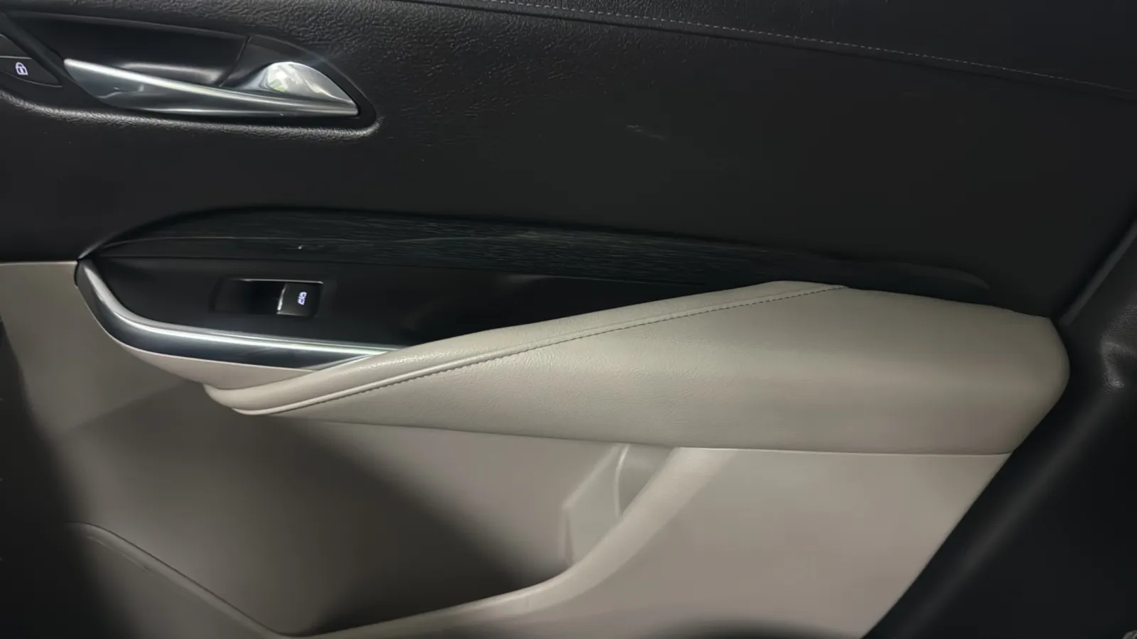 Cadillac XT4 photo 17