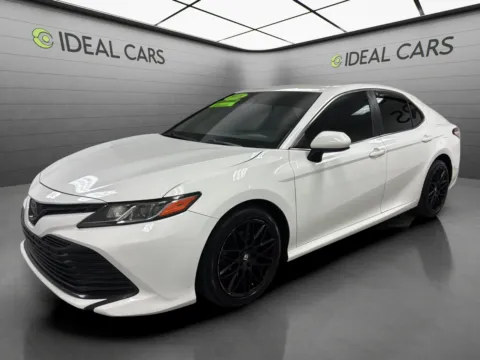 White 2018 Toyota Camry LE for sale in Mesa, AZ