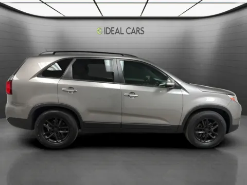 More photos of 2015 Kia Sorento LX at Ideal Cars Service Center, AZ