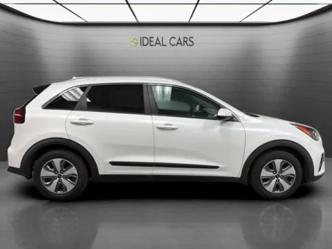 More photos of 2022 Kia Niro LX at Ideal Cars Service Center, AZ