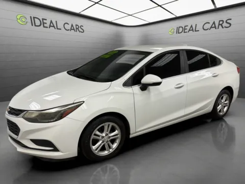 White 2017 Chevrolet Cruze LT Auto for sale in Mesa, AZ