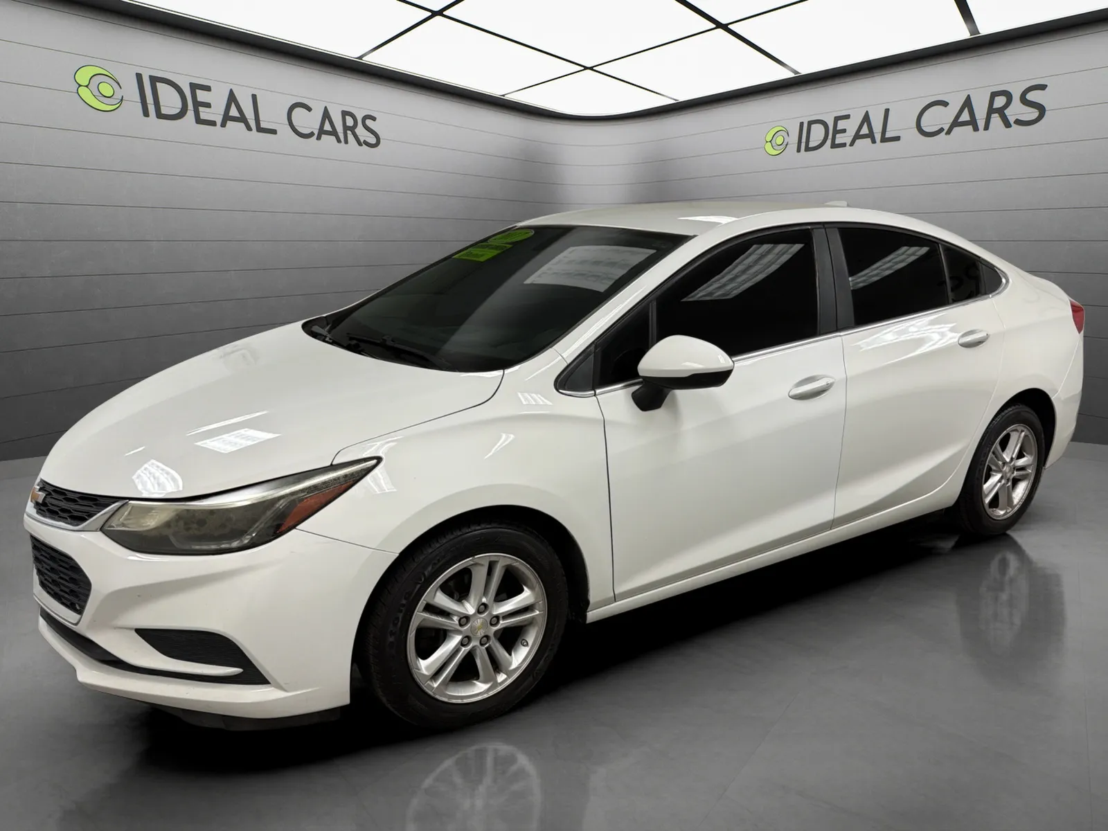 White 2017 Chevrolet Cruze LT Auto for sale in Mesa, AZ