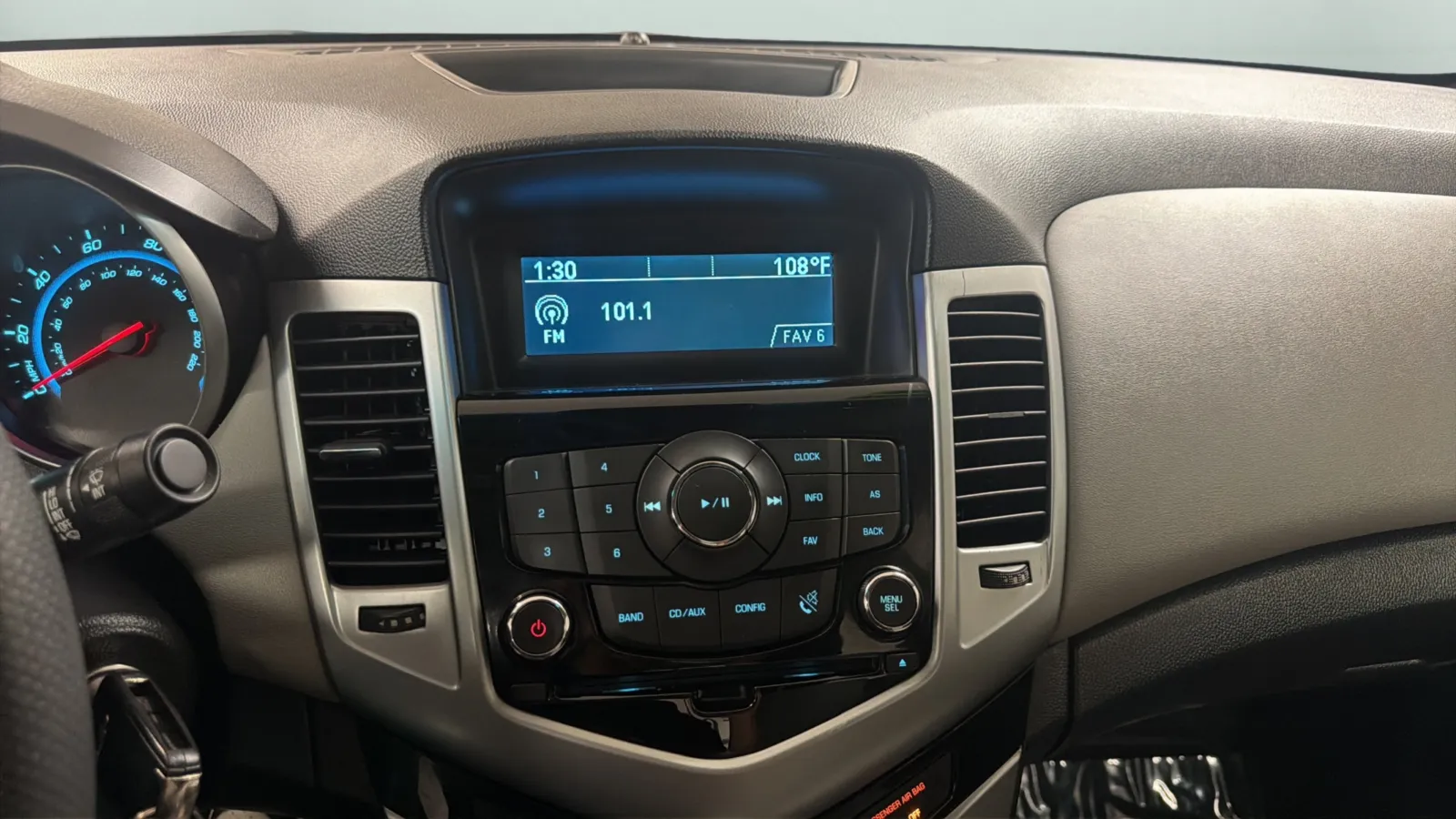 Chevrolet Cruze photo 14