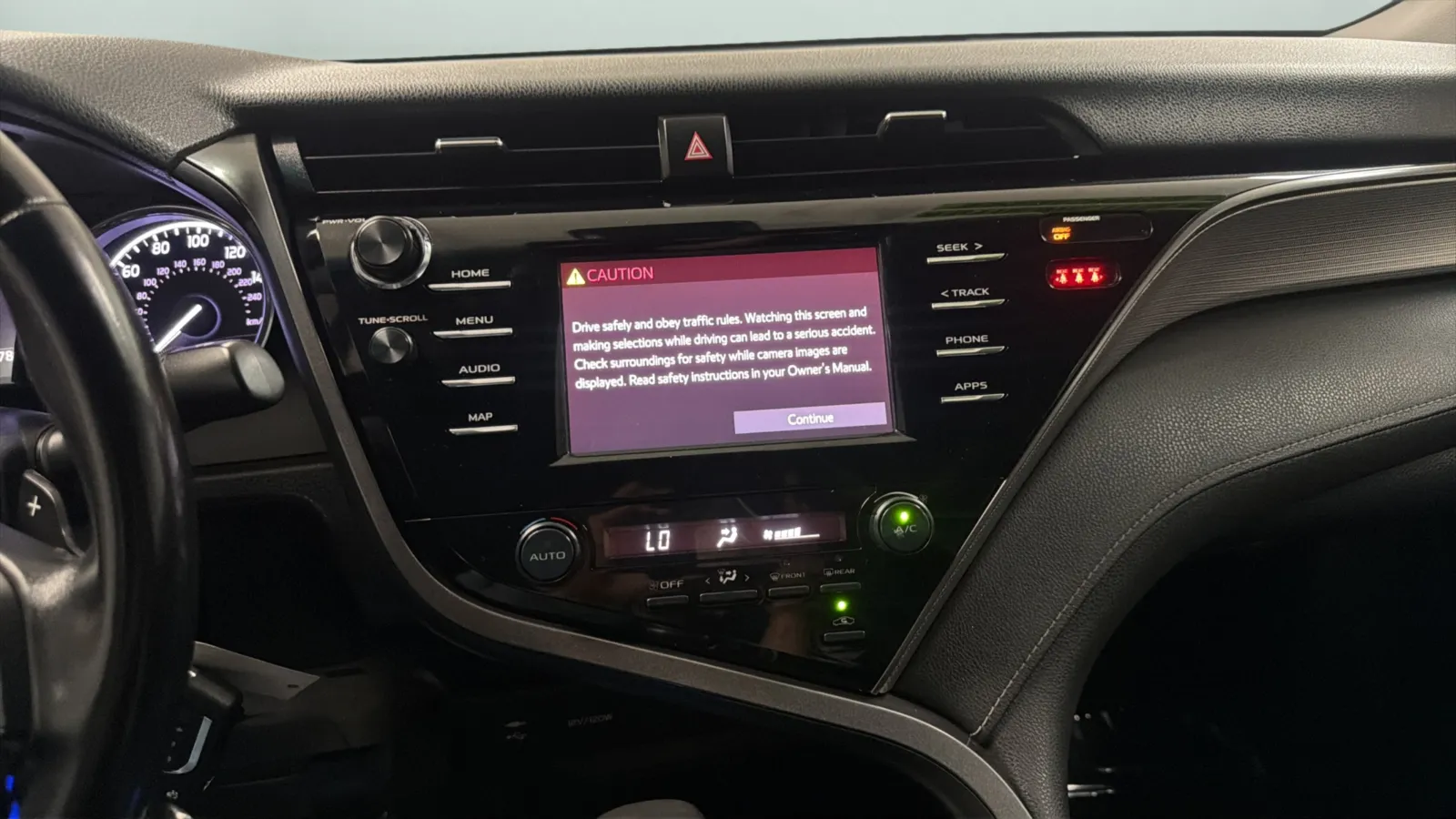 Toyota Camry photo 14