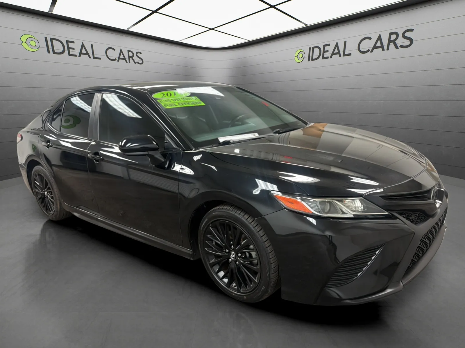 Toyota Camry photo 3