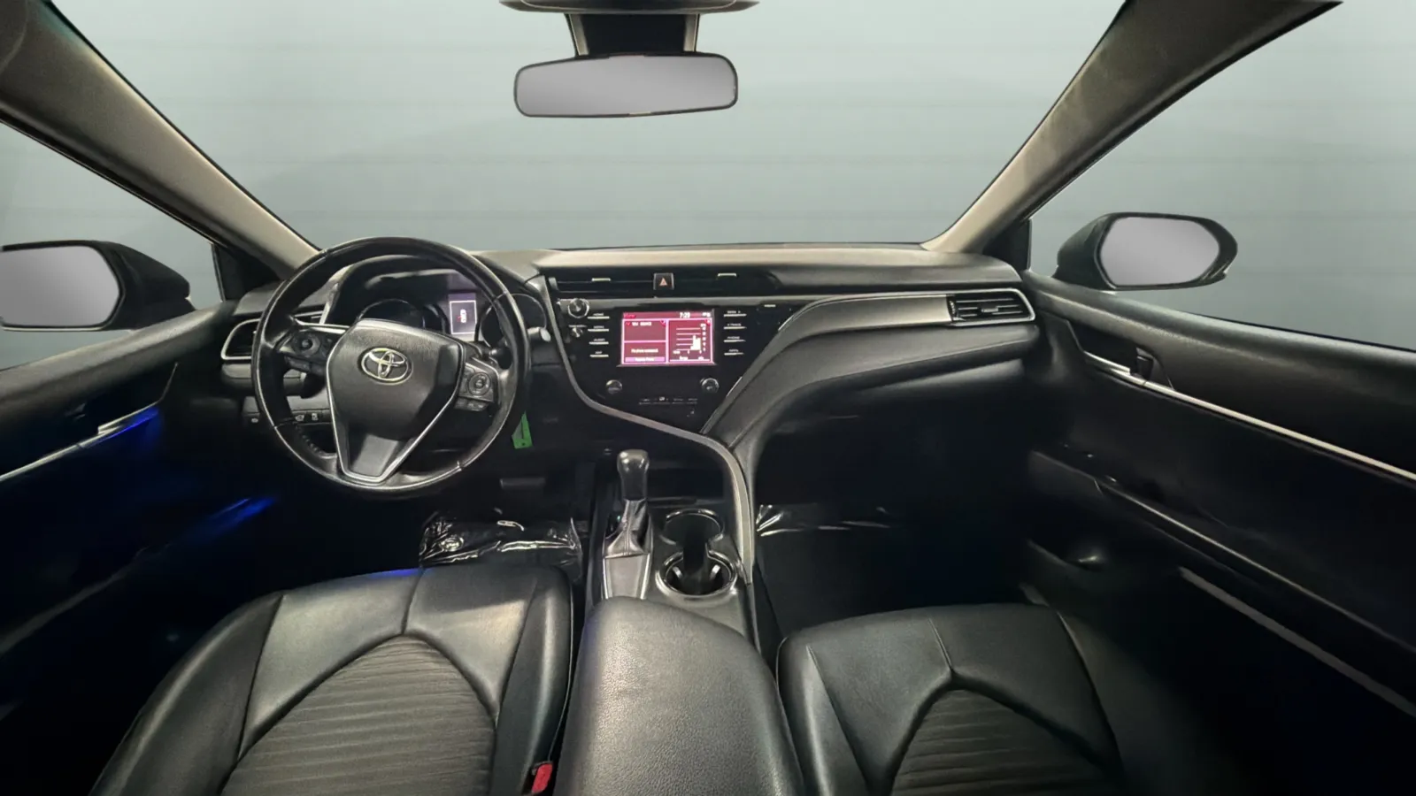 Toyota Camry photo 10