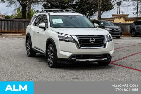 More photos of 2024 Nissan Pathfinder Platinum at ALM Nissan Newnan, GA