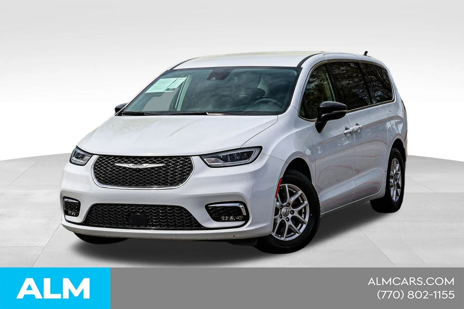 White 2024 Chrysler Pacifica Touring L for sale in Newnan, GA
