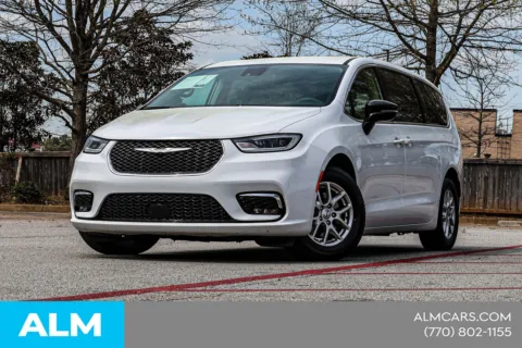 Another view of 2024 Chrysler Pacifica Touring L for sale in Newnan, GA at ALM Nissan Newnan