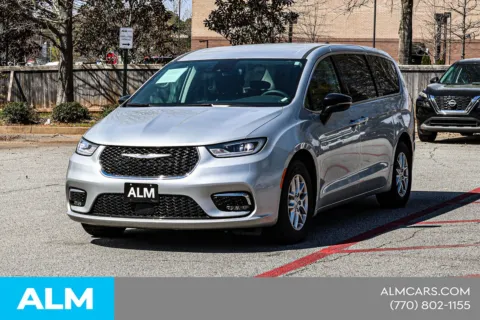 Another view of 2024 Chrysler Pacifica Touring L for sale in Newnan, GA at ALM Nissan Newnan