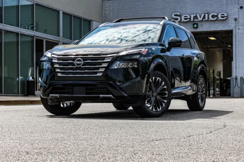 Photos of 2026 Nissan Rogue Platinum w/ Lifetime Powertrain Warranty for sale in Newnan, GA at ALM Nissan Newnan