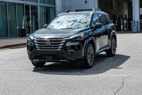 Another view of 2026 Nissan Rogue Platinum w/ Lifetime Powertrain Warranty for sale in Newnan, GA at ALM Nissan Newnan