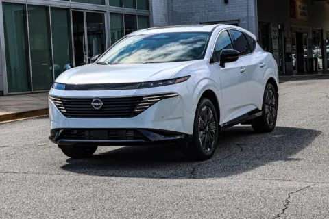 Another view of 2026 Nissan Murano Platinum w/ Lifetime Powertrain Warranty for sale in Newnan, GA at ALM Nissan Newnan