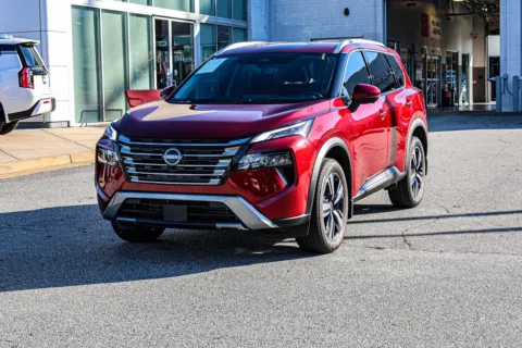 Another view of 2025 Nissan Rogue SL w/ Lifetime Powertrain Warranty for sale in Newnan, GA at ALM Nissan Newnan