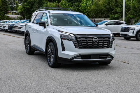 More photos of 2026 Nissan Pathfinder SL at ALM Nissan Newnan, GA